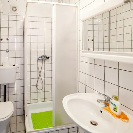 Friendly People's 招待所