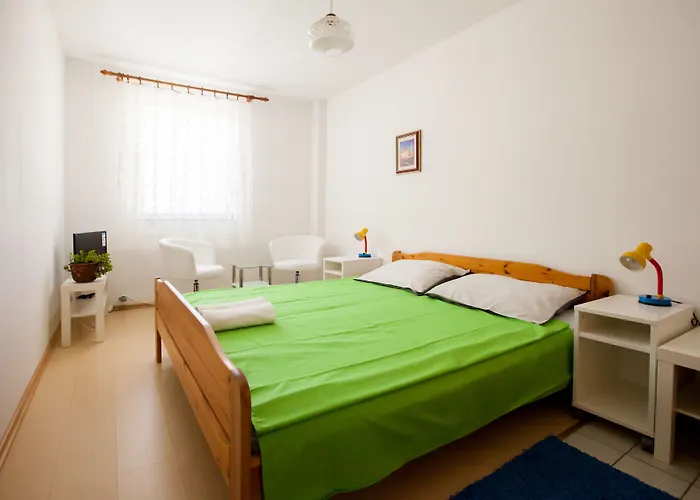 Friendly People's 3*