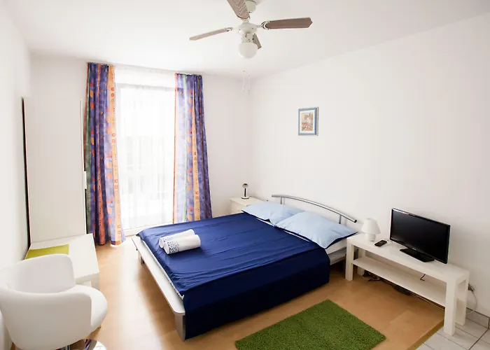 Friendly People's ゲストハウス 3*